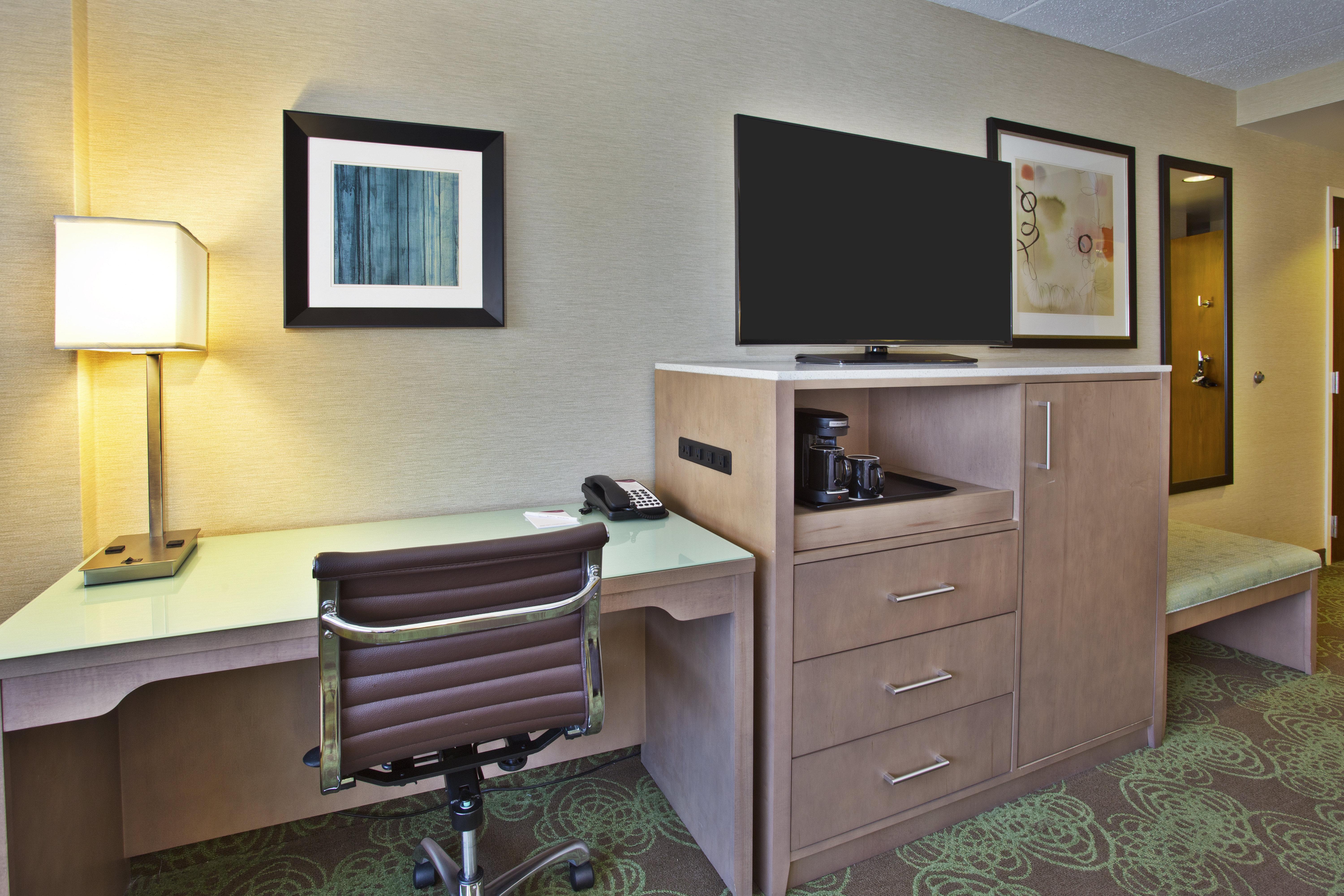 Crowne Plaza Lansing By Ihg Hotel Exterior photo