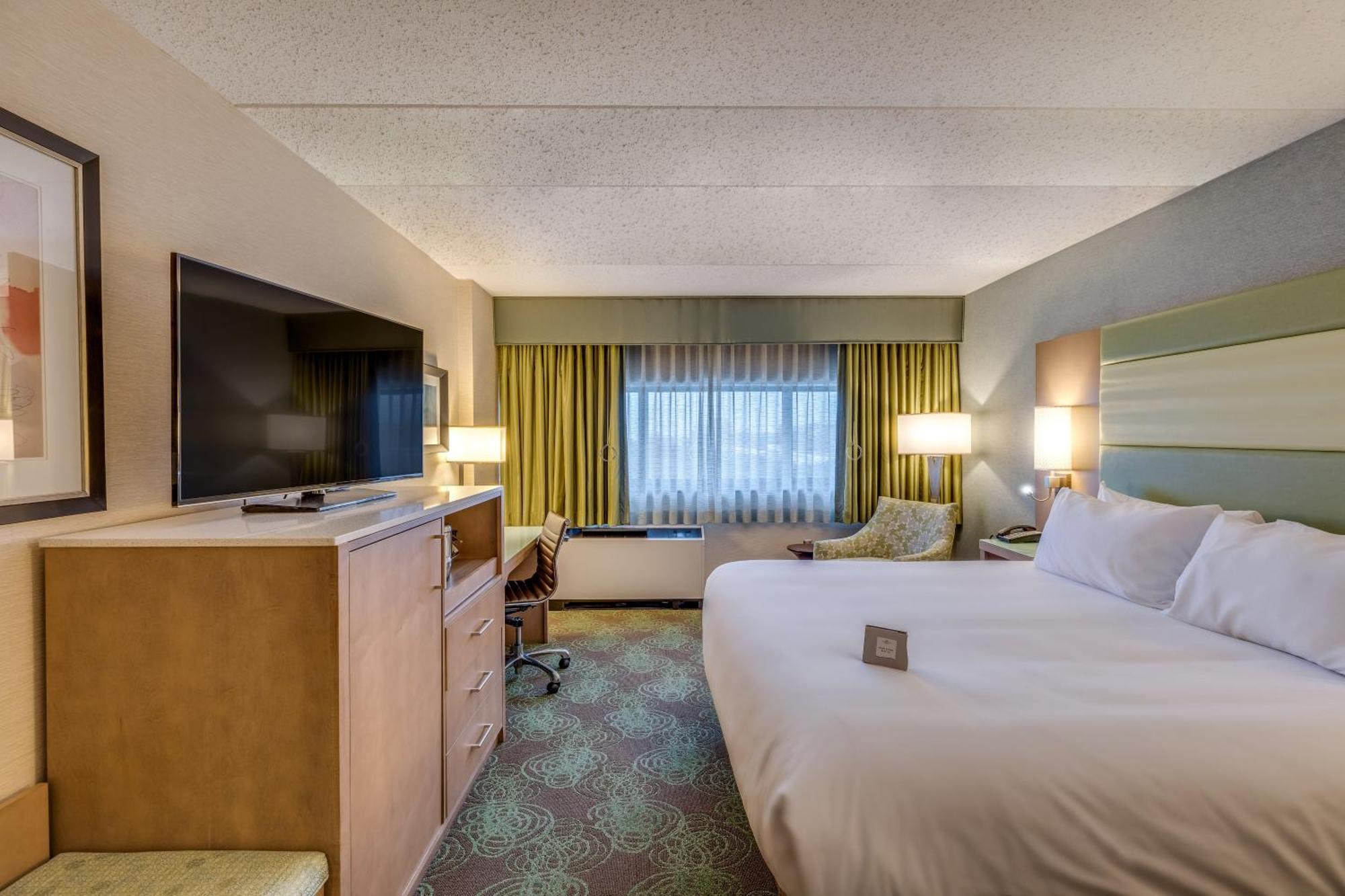 Crowne Plaza Lansing By Ihg Hotel Exterior photo