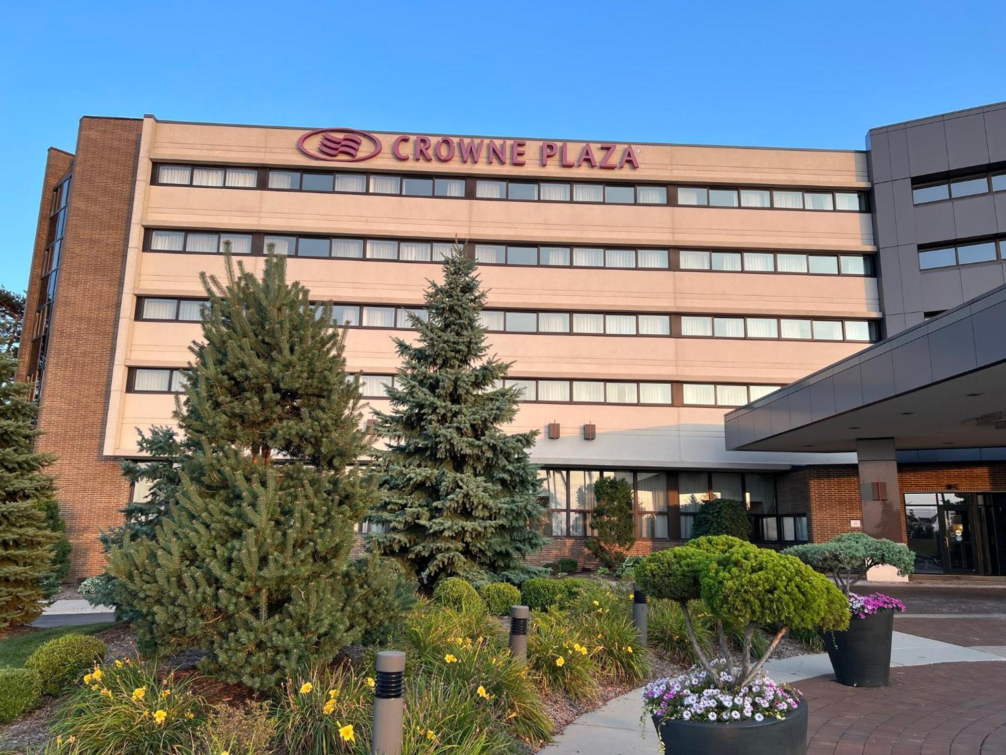 Crowne Plaza Lansing By Ihg Hotel Exterior photo